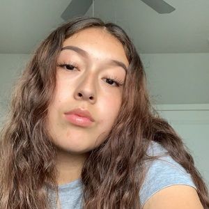 Meet your Posher, Abigail